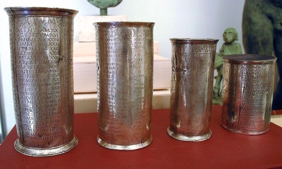 Les Gobelets de Vicarello.