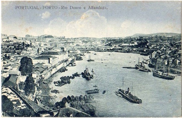 Carte postale du rio douro au portugal.