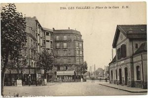 Cartes postale ancienne de Colombes - Place de la gare des vallées.