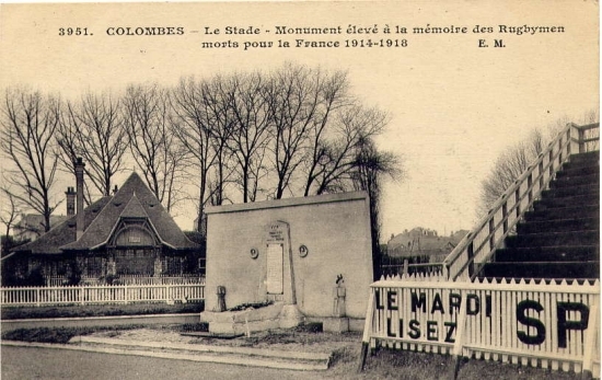 Carte postale Colombes- Monument aux rugbymen morts pour la france