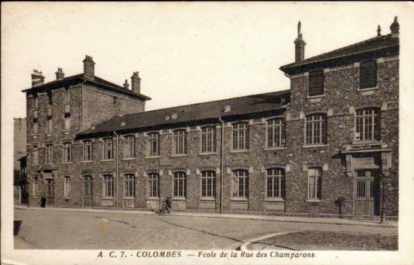 COLOMBES- Carte postale du Groupe scolaire Victor Hugo.