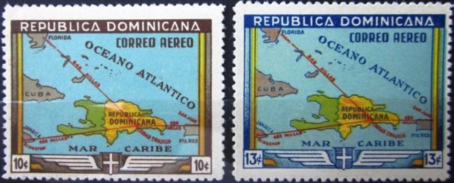 Timbres - La carte de l'île- Haïti à gauche (en vert) République Dominicaine à droite (en jaune).