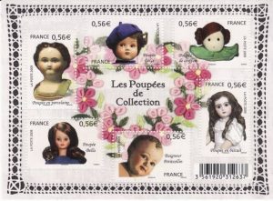 Bloc de timbres sur le thème des Poupées de Collection.